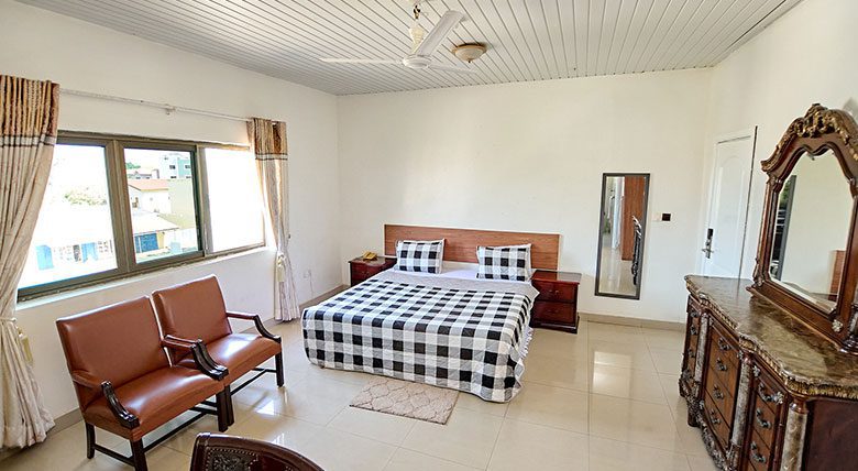 Comfortable-Rooms-Golden-Escape